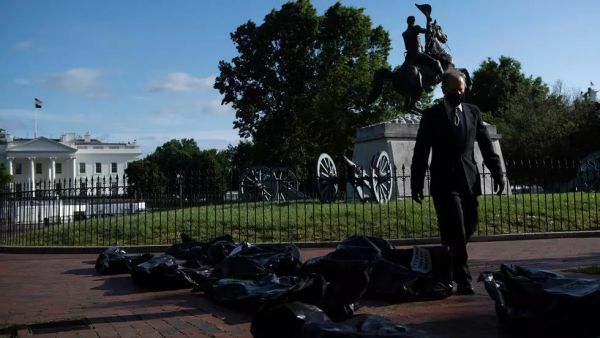 أقلّ من 400 وفاة بكورونا خلال 24 ساعة في الولايات المتحدة لليوم الثاني على التوالي