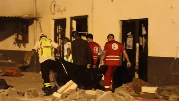 الوفاق الليبية: الإمارات وراء استهداف مركز إيواء اللاجئين