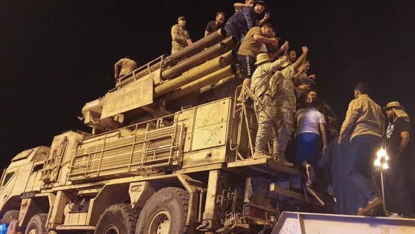 الولايات المتحدة تحض الحكومة الليبية على وقف القتال