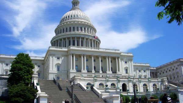 فرص الديمقراطيين في استعادة السيطرة على مجلس الشيوخ تتضاءل أكثر