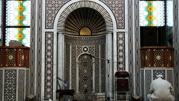 قاضي اردني يحكم على مواطن بخدمة مسجد 40 ساعه 