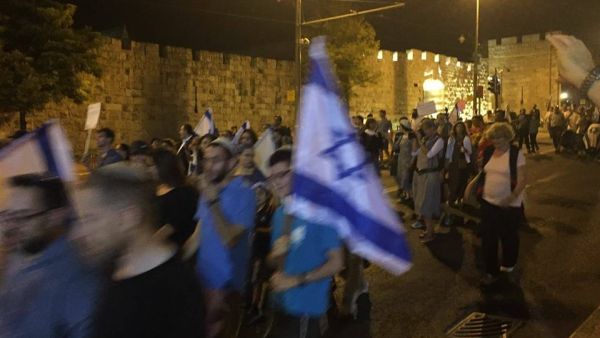 مستوطنون يقتحمون بلدة "كفل حارس" بفلسطين المحتله