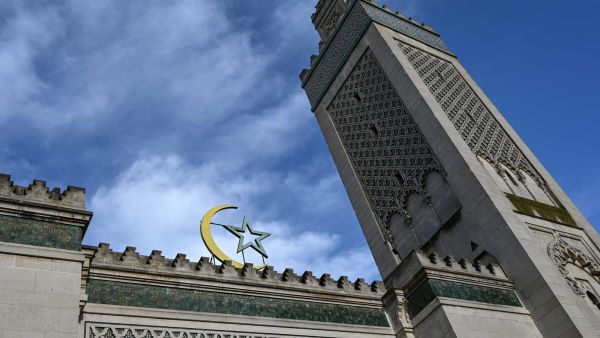 رسوم مسيئة على مسجد في فرنسا