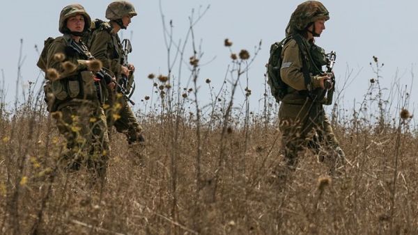 دبابات "نسائية" إسرائيلية على الحدود مع الأردن ومصر