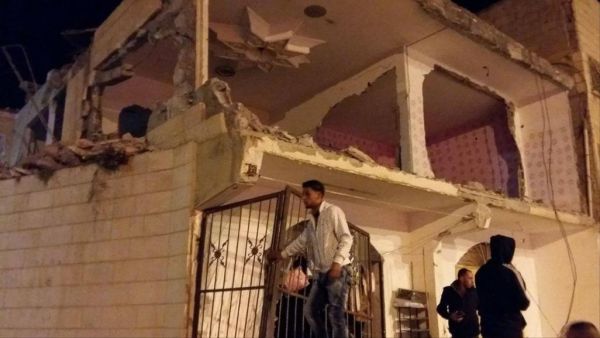 الاحتلال يهدم منزلين لعائلة أسير بالخليل جنوب الضفة 