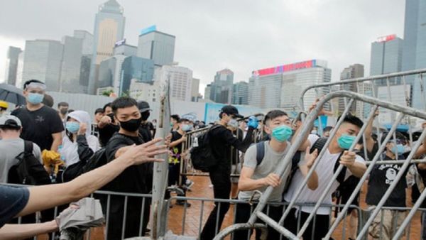 شرطة هونغ كونغ تعتقل 6 خلال احتجاجات