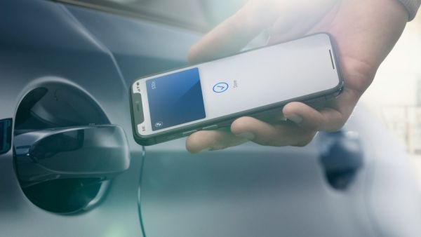 أبل تستمر في البحث عن شركة سيارات للتنفيذ سيارتها