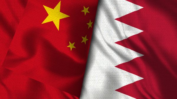 في إطار مساع لمعالجة العجز وتنويع اقتصادها تسعى البحرين لإعادة تقديم نفسها كمركز مالي إقليمي بعد أن خسرت مكانتها لصالح دبي وتسوق نفسها كمركز للتكنولوجيا المالية في الشرق الأوسط وشمال إفريقيا