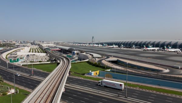 بلغ إجمالي السعة المقعدية التي وفرتها شركات الطيران على الرحلات الدولية المغادرة في مطار دبي فبراير الجاري نحو 4 ملايين و353 ألف مقعد