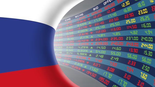 في آخر جلسة في البورصة الأسبوع الماضي، ارتفع سعر صرف الدولار حتى 65.93 روبل