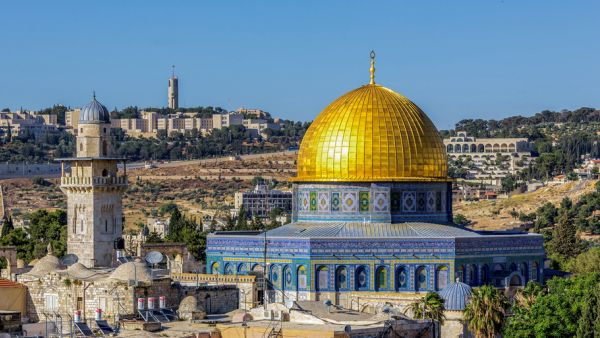 يعتبر طلب دولة فلسطين لقروض مالية من الدول العربية سابقة هي الأولى من نوعها