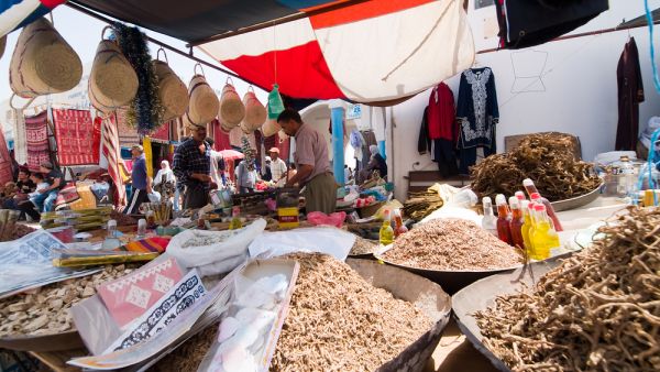 تتخطى نفقات دعم الغذاء في تونس ملياري دينار (660 مليون دولار) سنوياً