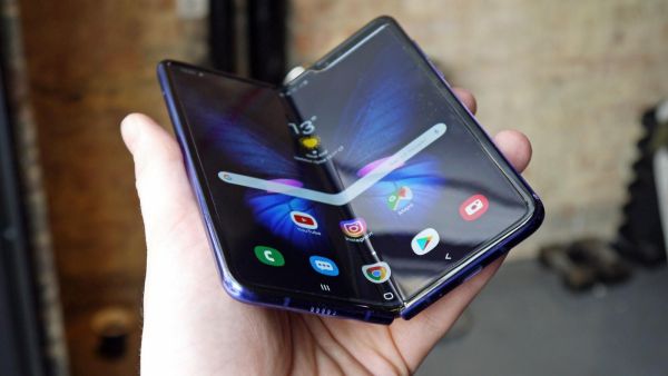 كان من المقرر إطلاق هاتف Samsung القابل للطي في أبريل