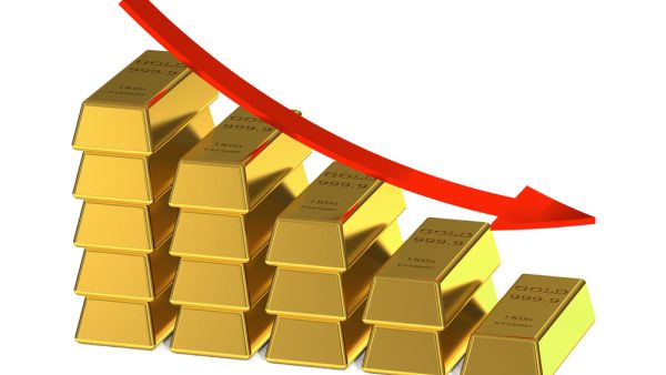 نزلت عقود الذهب الأمريكية الآجلة 1.8 بالمئة إلى 1388.20 دولار للأوقية
