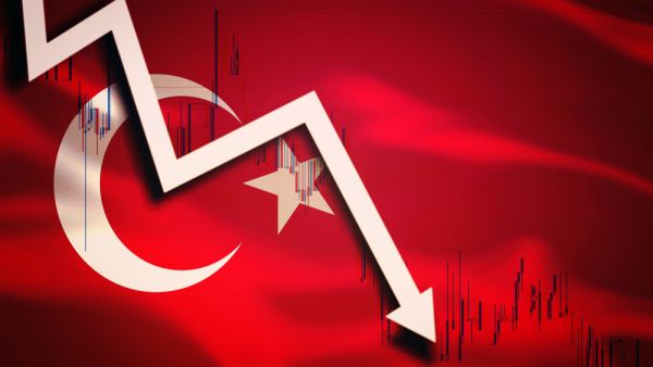 فقدت الليرة في ذلك الوقت 40 في المائة من قيمتها وتهاوت إلى مستوى 7.25 ليرة للدولار
