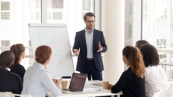 5 أخطاء يرتكبها المدراء تعيق تقدم الموظفين