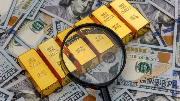 أسعار الذهب في الإمارات تسجل انخفاضاً اليوم 