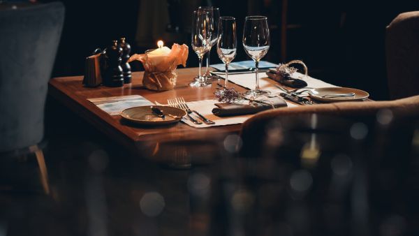 تعتبر المطاعم من أهم الأماكن التي يقصدها السياح في جميع أنحاء العالم