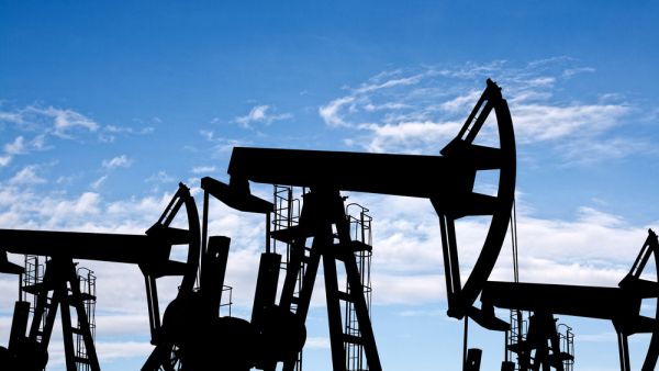 "برنت" يهوي 28% دون 19 دولار لأدنى مستوى منذ 2001