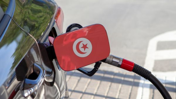 رفعت الحكومة أسعار البنزين بنحو أربعة في المائة في أول زيادة هذا العام
