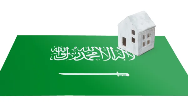 اعتصم العشرات من موظفي الشركة، التي أعلنت إفلاسها خلال يوليو/ تموز 2017