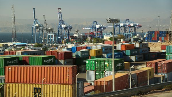 ارتفاع تكاليف الشحن البحري يضيق على قطاع الأعمال الأردني 