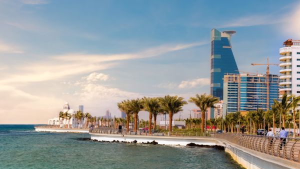 رؤية السعودية 2030 تنوع الاقتصاد وتتغلب على الأزمات