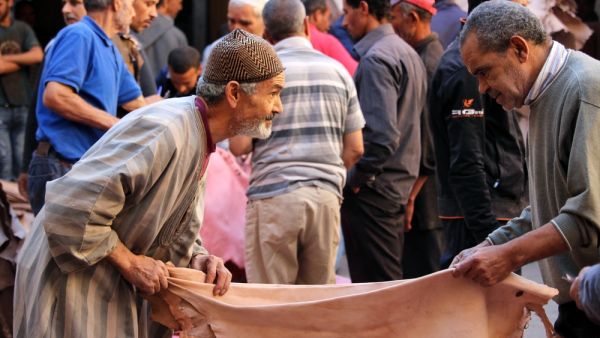 اقترحت الحكومة على الاتحادات العمالية زيادة 10 بالمائة للحد الأدنى لأجور العمال في القطاع الخاص
