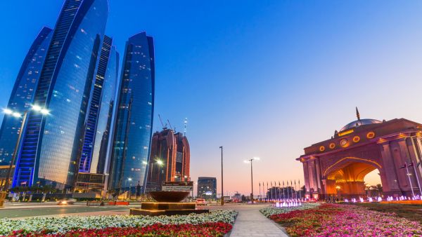 فنادق أبوظبي «آمنة» بعد تطبيق «Go Safe»