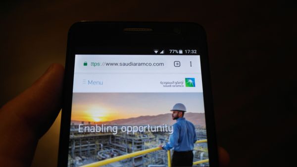 زار مسؤولون من أرامكو الكويت وأبوظبي اللتين تربطهما علاقات سياسية قوية مع الرياض لبحث المشاركة في الطرح