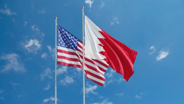 البحرين وأميركا توقعان اتفاقية لإنشاء منطقة تجارية أمريكية في المملكة