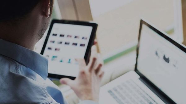 نمت المبيعات داخل التطبيقات أيضًا بنسبة تصل إلى 79 في المائة، مما يشير إلى أن المستهلكين قد يميلون إلى الشراء داخل التطبيقات التي توفر تجربة تسوق سهلة ومريحة