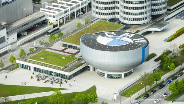  تعد خاصية BMW i3 Urban Suite ضمن المزايا الرئيسية التي عرضتها المجموعة، وهو يهدف إلى توفير تجربة تنقل مصممة خصيصا لتلبية احتياجات الركاب