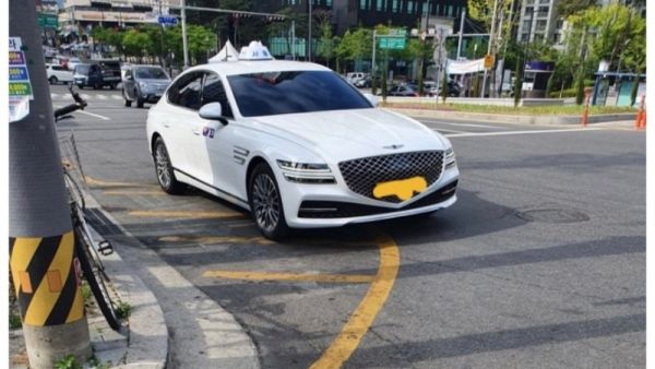 جينيسيس G80 تتحول إلى سيارة أجرة 