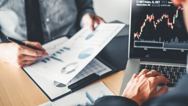 تراجعت أعداد التوظيف الجديدة بواقع 58 ألف موظف مقارنة بالأشهر الثلاثة السابقة بما يمثل أكبر معدل تراجع منذ أربعة أعوام