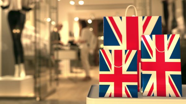 متاجر التجزئة في بريطانيا تمر بأسوأ عام منذ 1995