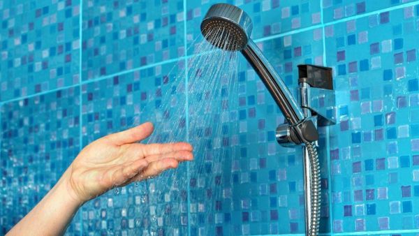 الاستحمام في المنام بشارة خير للمتزوجة ما صحة ذلك