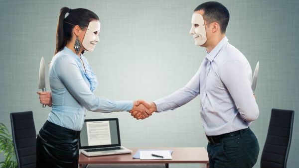 أحدث عبارات عن الناس المنافقة ذو الوجهين أحدث عبارات عن الناس المنافقة ذو الوجهين
