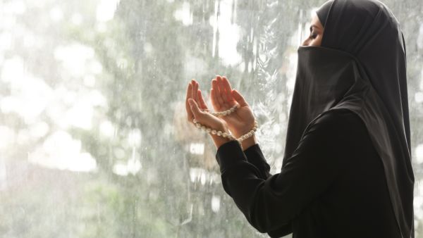 أدعية تقال عند سقوط المطر