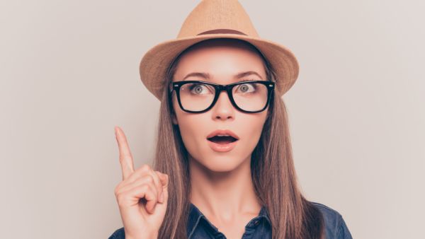 أنه من مصلحة العالم أن يخضع لسيطرته، فهو يرى نفسه أذكى من الآخرين