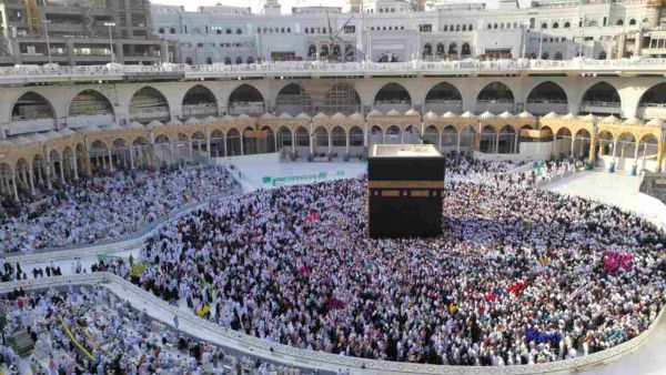 استقبال العشر بتوبة نصوح إلى الله عز وجل