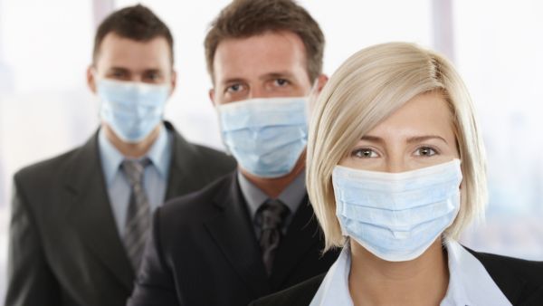 تجنّب ملامسة العينين أو الأنف خلال اليوم 