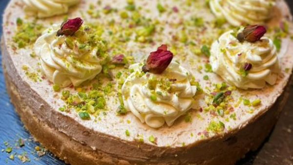 تشيز كيك التمر والجوز الباردة