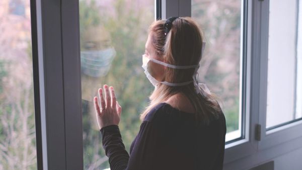 العزل هو إستراتيجية نلجأ إليها لعزل المصابين بمرض مُعد عن الأشخاص الأصحاء
