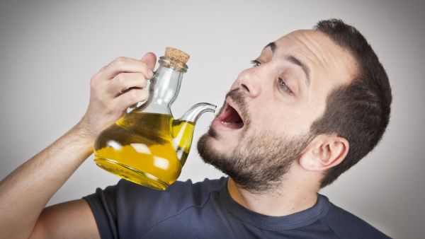 فوائد الثوم مع زيت الزيتون على الريق