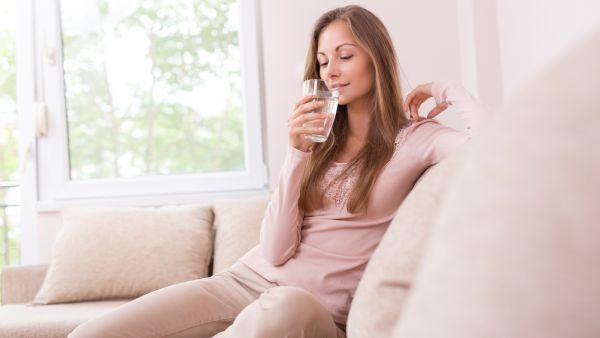 الماء يساعد على تحسين عمل القولون والأمعاء