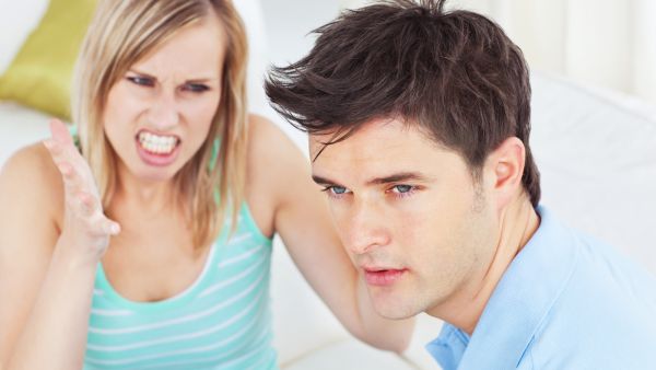 يحب الرجال  خوض منافسات سواء في لعبة أو في سرقة قلب من يحب