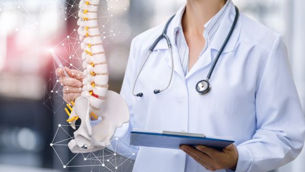مرض هشاشة العظام يصيب الرجال والنساء على حد سوآء