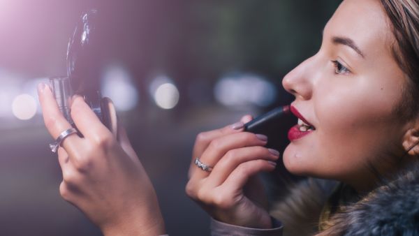 تألقى مع بشرتك الفاتحة بإستخدام الألوان الخفيفة