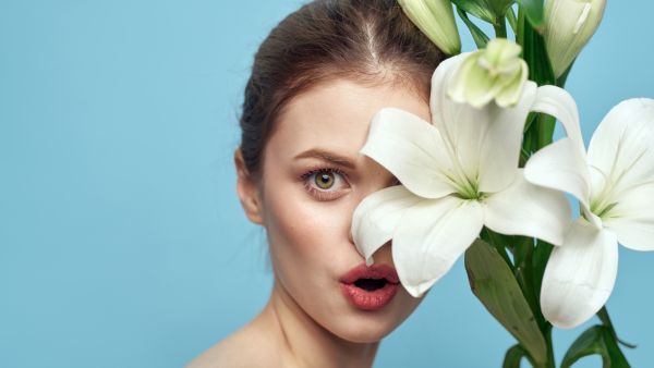 تجنب لمس الوجه حتى لا ييتم نشر البكتيريا كما أن يؤدي إلى الندوب وزيادة التجاعيد تجنب لمس الوجه حتى لا ييتم نشر البكتيريا كما أن يؤدي إلى الندوب وزيادة التجاعيد